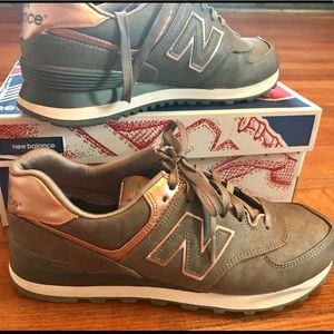New Balance sneaker size 9